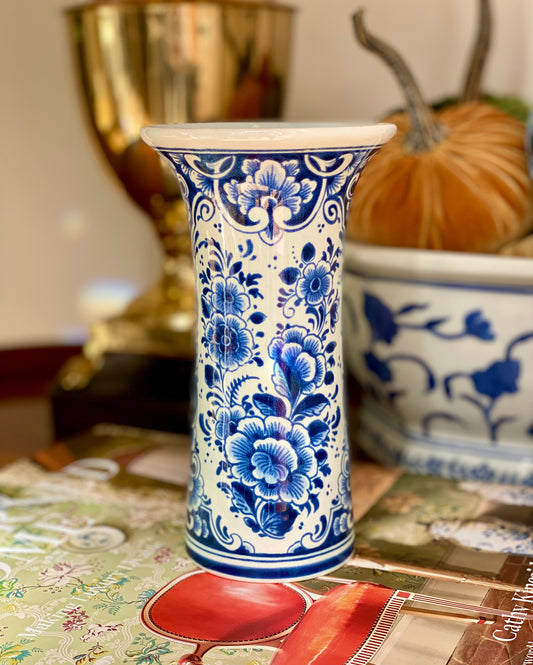 Lovely Vintage Delft Blue Vase